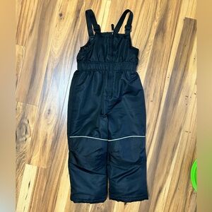 Kids Black Snow Bib / Snow Pants - Size 5T (B)